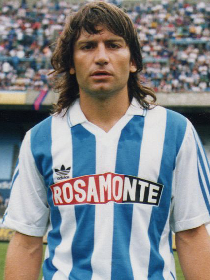 DE VICENTE, Néstor Adrián